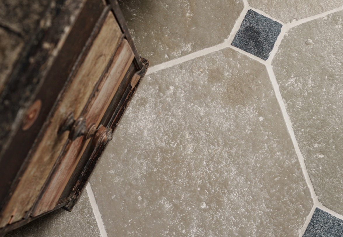 40cm x 40cm Leopold Cabochon